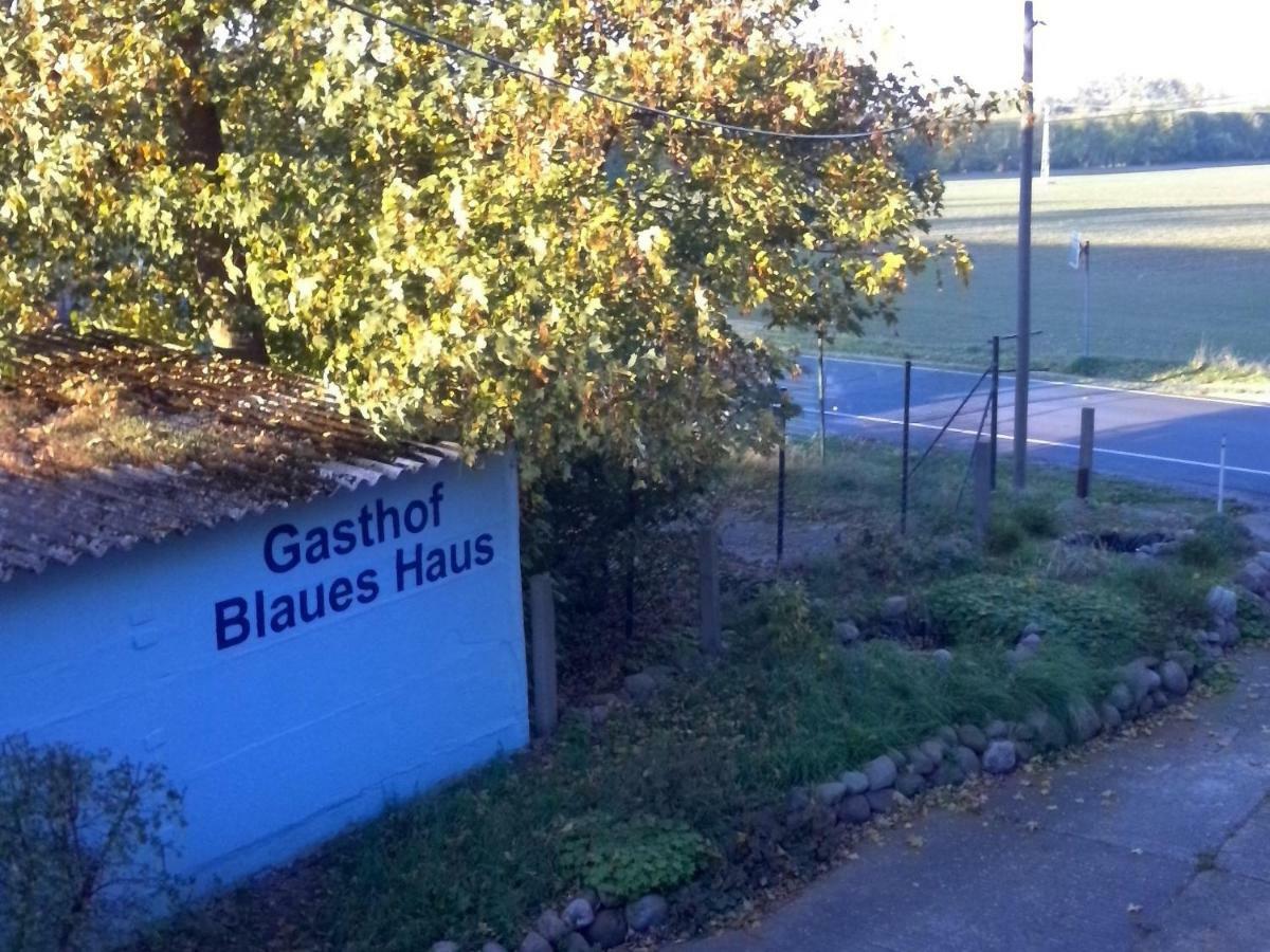 Gasthof Blaues Haus Hotel Bastorf Ngoại thất bức ảnh